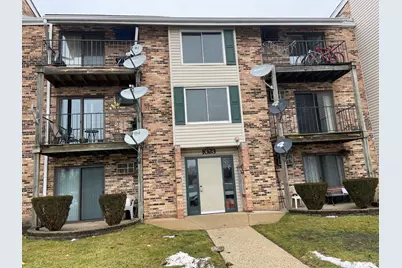 1023 Kuhn Road #4, Carol Stream, IL 60188 - Photo 1