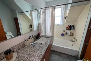 920 Augusta Ave, Elgin, IL 60120 - Photo 8