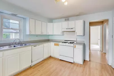 221 Heine Avenue, Elgin, IL 60123 - Photo 10