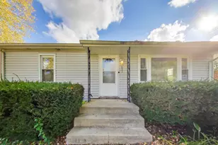 221 Heine Ave, Elgin, IL 60123 - Photo 6