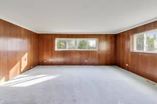 221 Heine Ave, Elgin, IL 60123 - Photo 12