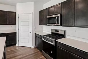 2522 Redwood Trl, Wonder Lake, IL 60097 - Photo 6