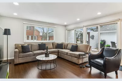 1 Harrogate On Oxford Road, Rolling Meadows, IL 60008 - Photo 2