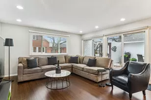 1 Harrogate On Oxford Rd, Rolling Meadows, IL 60008 - Photo 2