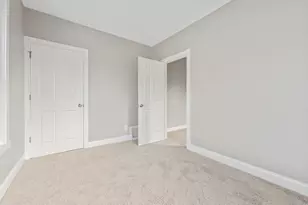 418 W Illinois Ave, Aurora, IL 60506 - Photo 12