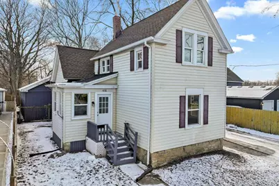 418 W Illinois Avenue, Aurora, IL 60506 - Photo 1