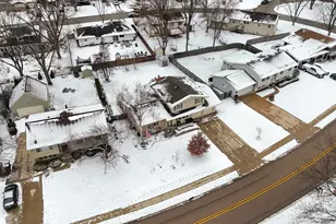 540 N Beck Rd, Lindenhurst, IL 60046 - Photo 46