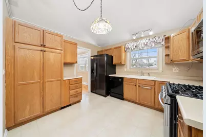 540 N Beck Road, Lindenhurst, IL 60046 - Photo 16