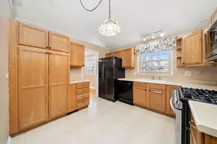 540 N Beck Rd, Lindenhurst, IL 60046 - Photo 16