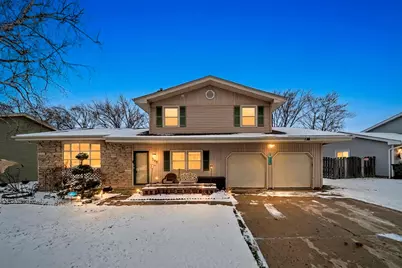 540 N Beck Road, Lindenhurst, IL 60046 - Photo 2