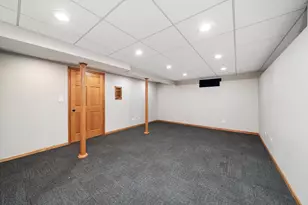 540 N Beck Rd, Lindenhurst, IL 60046 - Photo 36