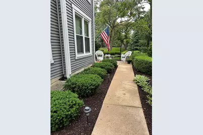 901 Heathrow Lane, Naperville, IL 60540 - Photo 4