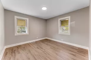 6856 W Crandall Ave, Worth, IL 60482 - Photo 8