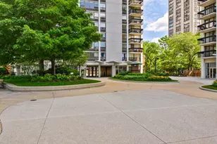 1360 N Sandburg Terrace, Chicago, IL 60610 - Photo 38