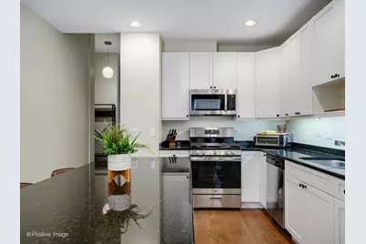 2555 W Leland Avenue #204, Chicago, IL 60625 - Photo 4