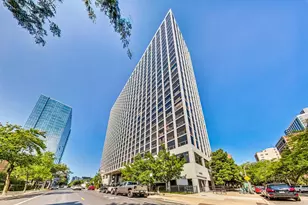 4343 N Clarendon Ave, Chicago, IL 60613 - Photo 1