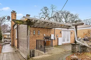 9417 Lawler Ave, Skokie, IL 60077 - Photo 18