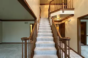 2726 Seiler Dr, Naperville, IL 60565 - Photo 2