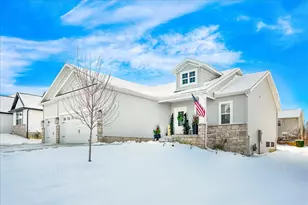 2505 Pampas Ln, Bloomington, IL 61705 - Photo 2