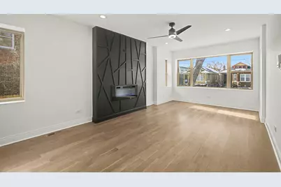 8207 S Clyde Avenue, Chicago, IL 60617 - Photo 4