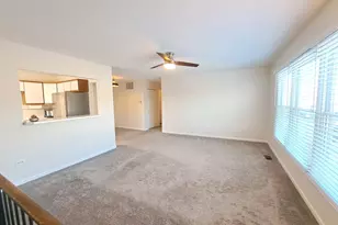 1060 Newport Harbor, Schaumburg, IL 60193 - Photo 4