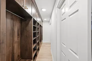 8 Concord Dr, Oak Brook, IL 60523 - Photo 40