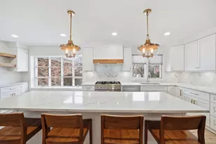 8 Concord Dr, Oak Brook, IL 60523 - Photo 4