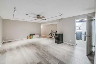 21W051 Woodview Dr, Itasca, IL 60143 - Photo 22