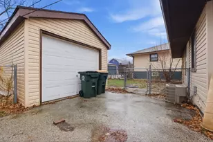 1502 Ridgeway St, Round Lake Beach, IL 60073 - Photo 8