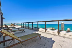 1560 N Sandburg Terrace, Chicago, IL 60610 - Photo 18