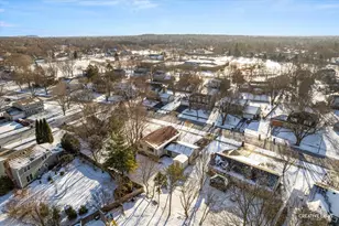 425 Carriage Hill Rd, Naperville, IL 60565 - Photo 34