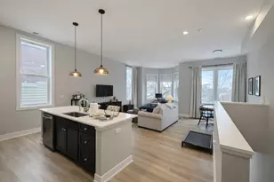 1535 N Maplewood Ave, Chicago, IL 60622 - Photo 2