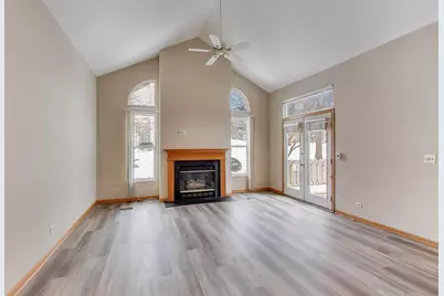 143 Canterbury Court #143, Bloomingdale, IL 60108 - Photo 4