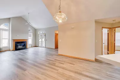143 Canterbury Court #143, Bloomingdale, IL 60108 - Photo 6