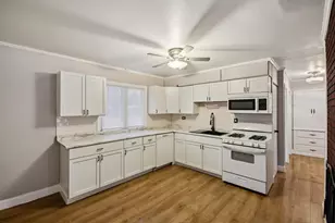 8745 43rd St, Lyons, IL 60534 - Photo 8