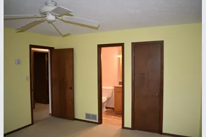 44 Crystal Court #B-2, Pontiac, IL 61764 - Photo 8