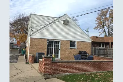 249 Wheeling Avenue, Wheeling, IL 60090 - Photo 2