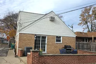 249 Wheeling Ave, Wheeling, IL 60090 - Photo 2