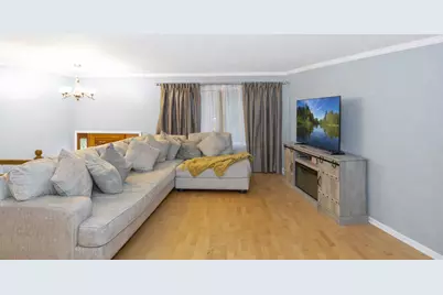 1651 Ardmore Avenue, Glendale Heights, IL 60139 - Photo 4