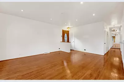 9410 Lawler Avenue, Skokie, IL 60077 - Photo 4