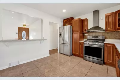 9410 Lawler Avenue, Skokie, IL 60077 - Photo 2