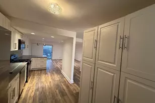 8451 Linder Ct, Skokie, IL 60077 - Photo 8