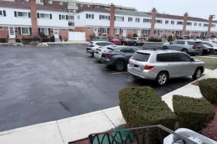 8451 Linder Ct, Skokie, IL 60077 - Photo 28