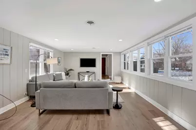 2011 Cleveland Street, Evanston, IL 60202 - Photo 4