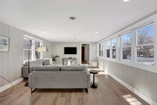 2011 Cleveland St, Evanston, IL 60202 - Photo 4