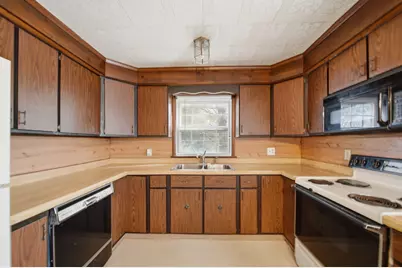 102 E Winfield Street, Morrison, IL 61270 - Photo 12