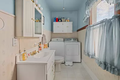 225 E Wells Street, Geneseo, IL 61254 - Photo 14