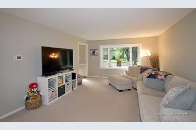 9 S Northampton Drive, Geneva, IL 60134 - Photo 2