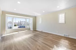 8208 S Sacramento Ave, Chicago, IL 60652 - Photo 6