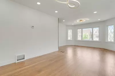 5853 W Newport Avenue, Chicago, IL 60634 - Photo 4